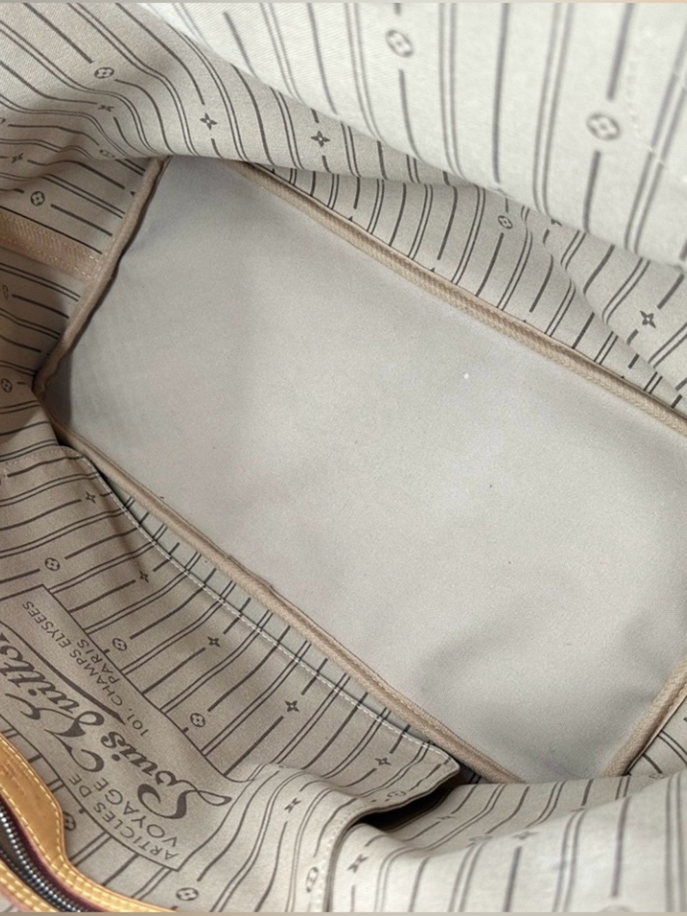 Louis Vuitton 
LV Monogram Neverfull GM - Picture 9 of 15